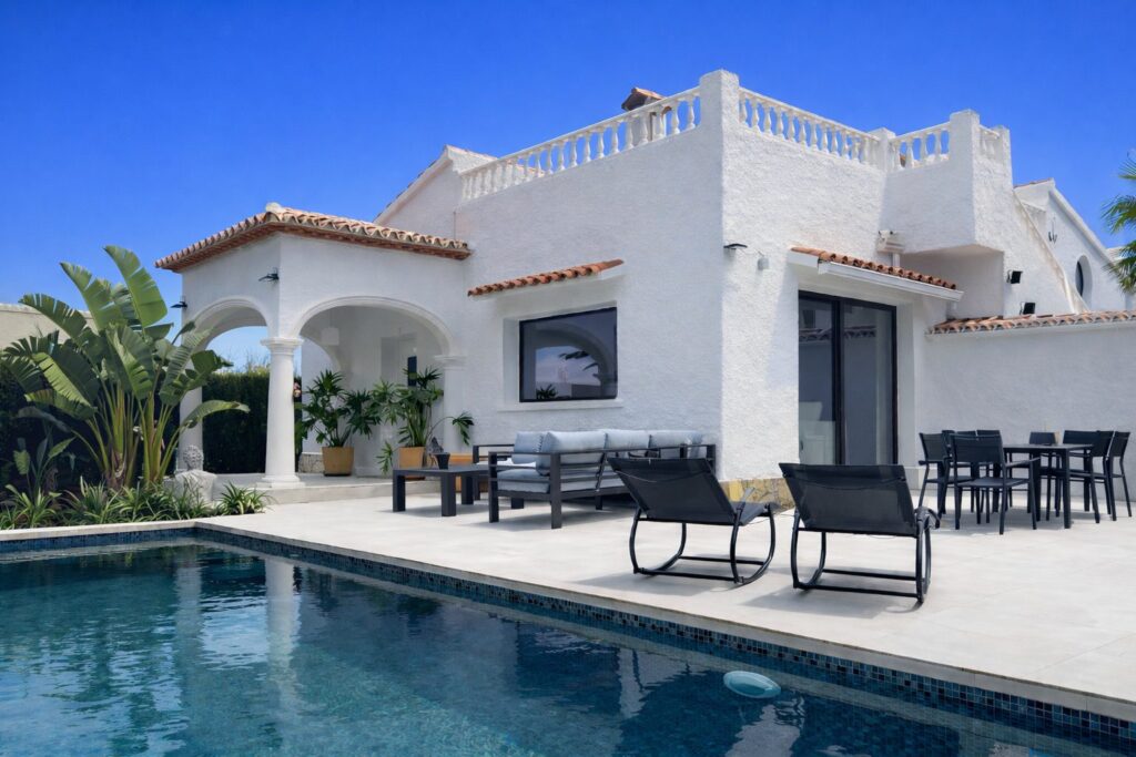 Private pool and villa