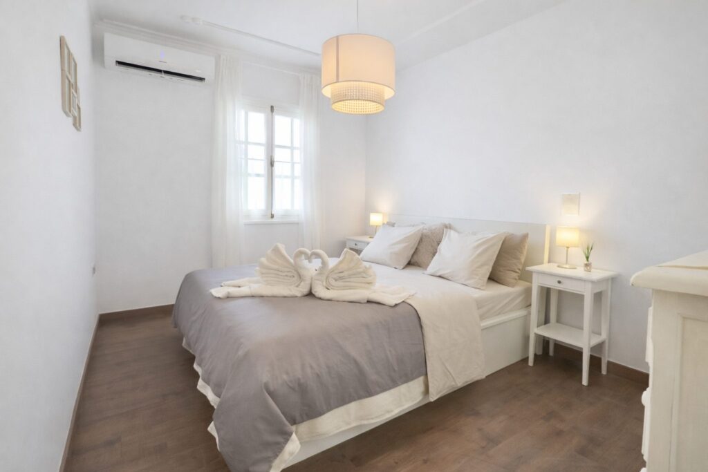 Bedroom with queen-size bed