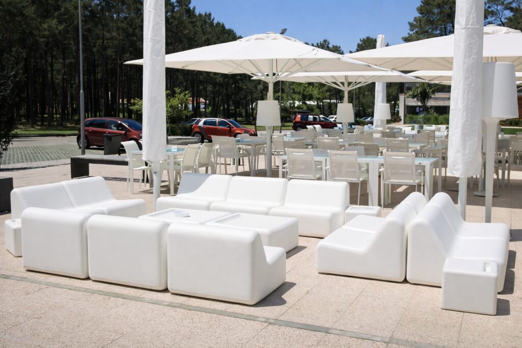 Restaurant terrace nearby